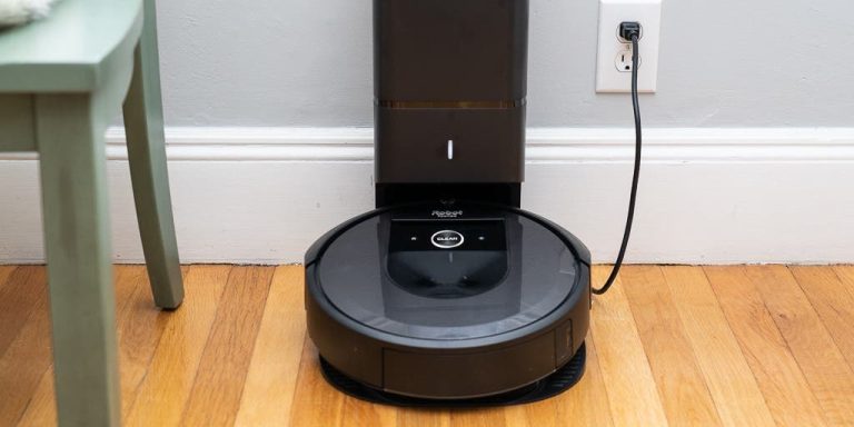 Should I Keep My Robot Vacuum Plugged In?