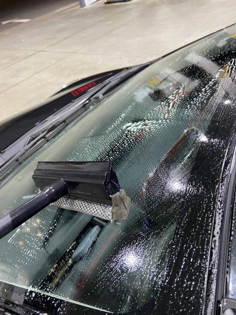 How to Clean Windshield With Squeegee?